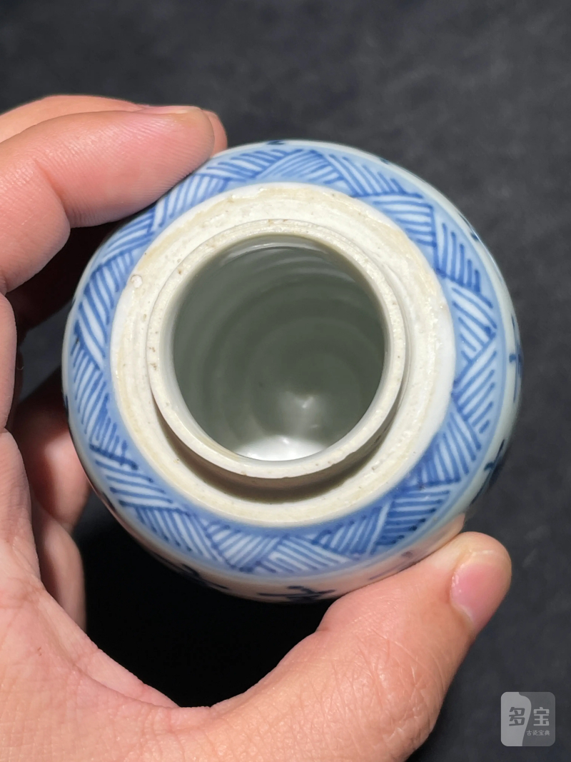 清雍正 青花寿字纹小盖罐 - 图6